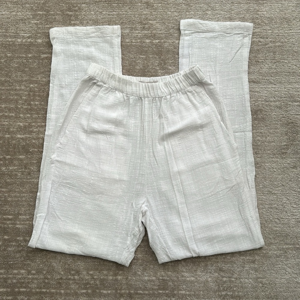 Indah Cypress Solid Simple Pant in White - Picture 2 of 6